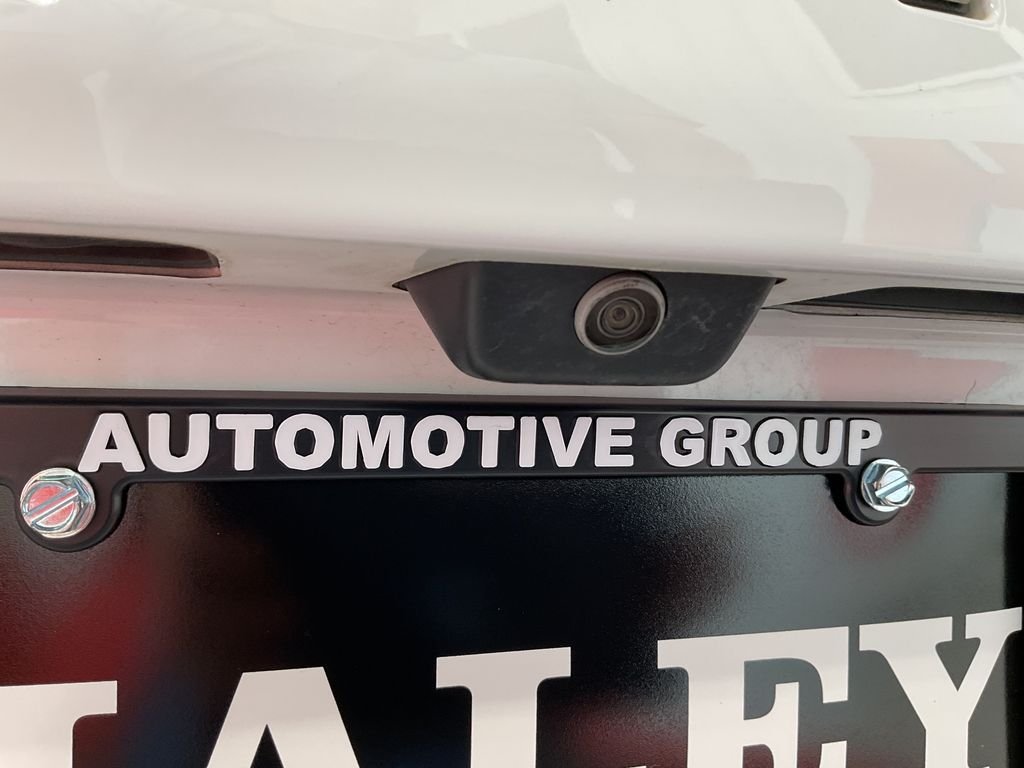 Used 2022 White Jeep Latitude Lux image 8