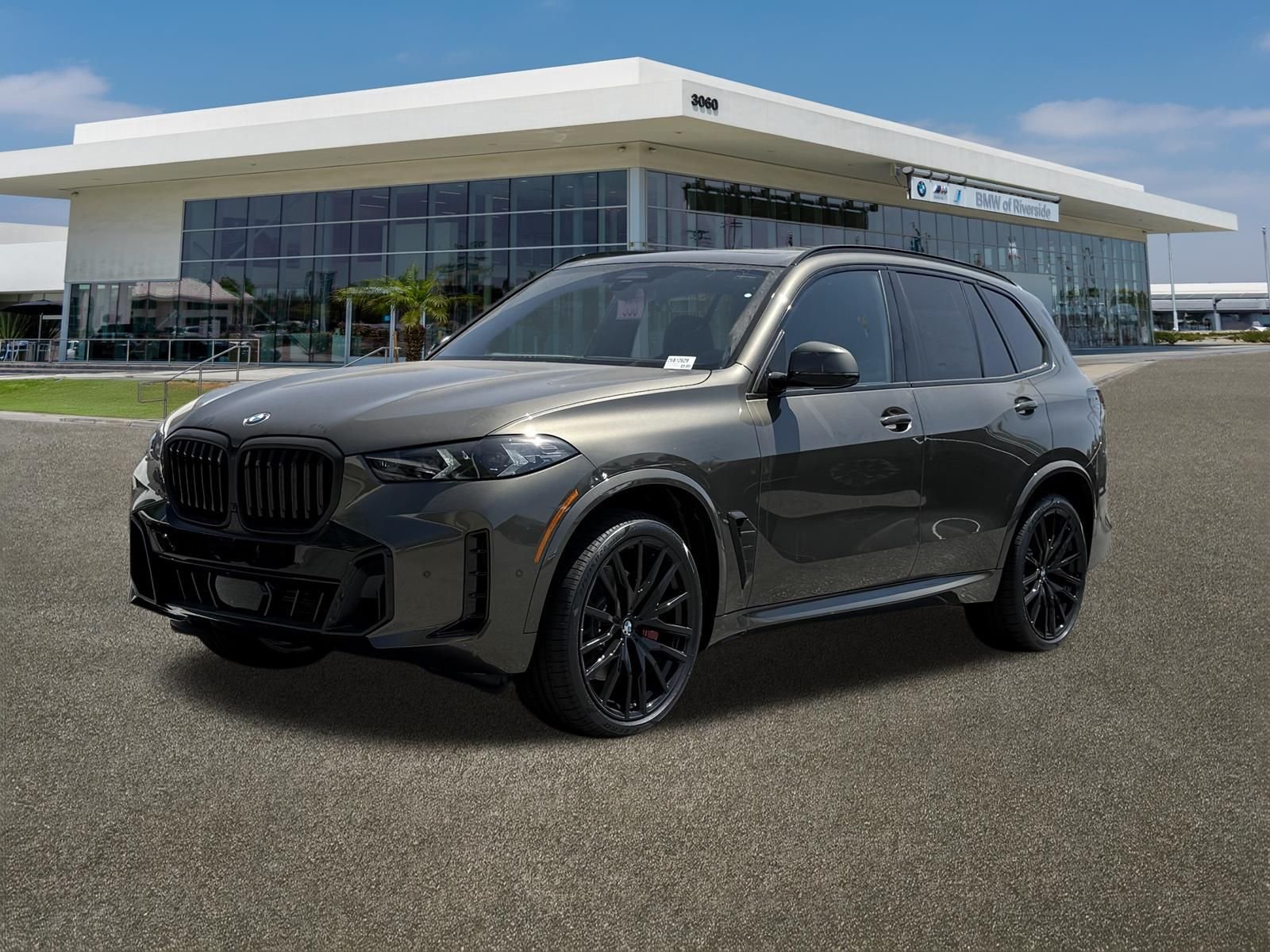 New 2026 Manhattan Green Metallic BMW sDrive40i image 4
