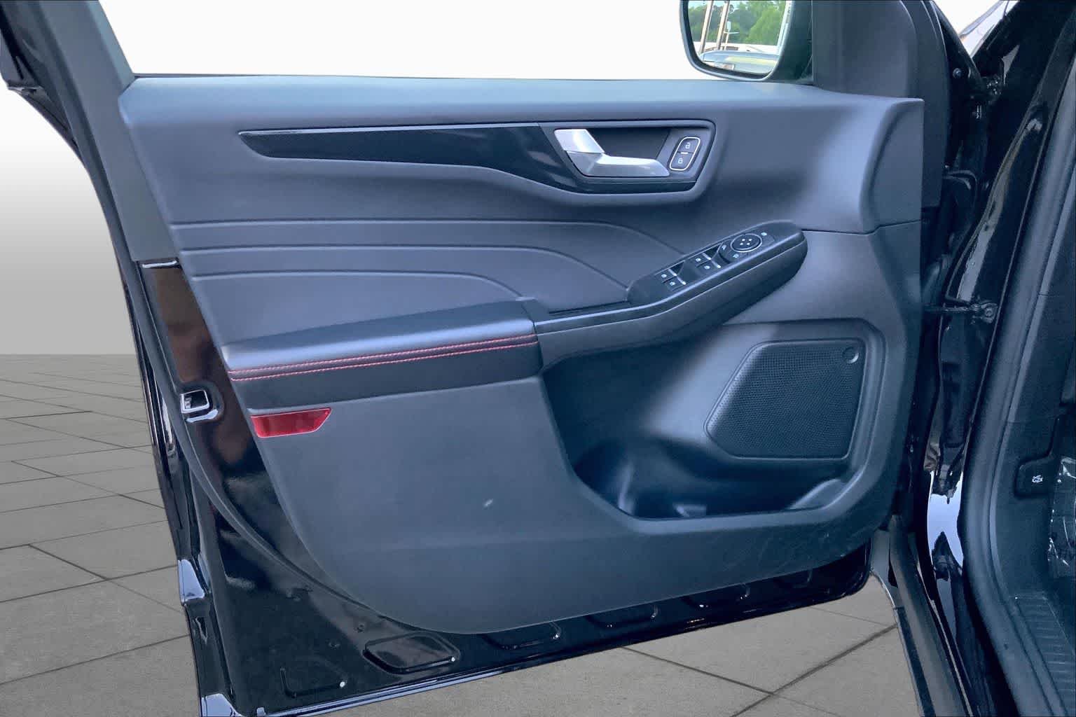 Used 2025 Agate Black Ford ST-Line image 21