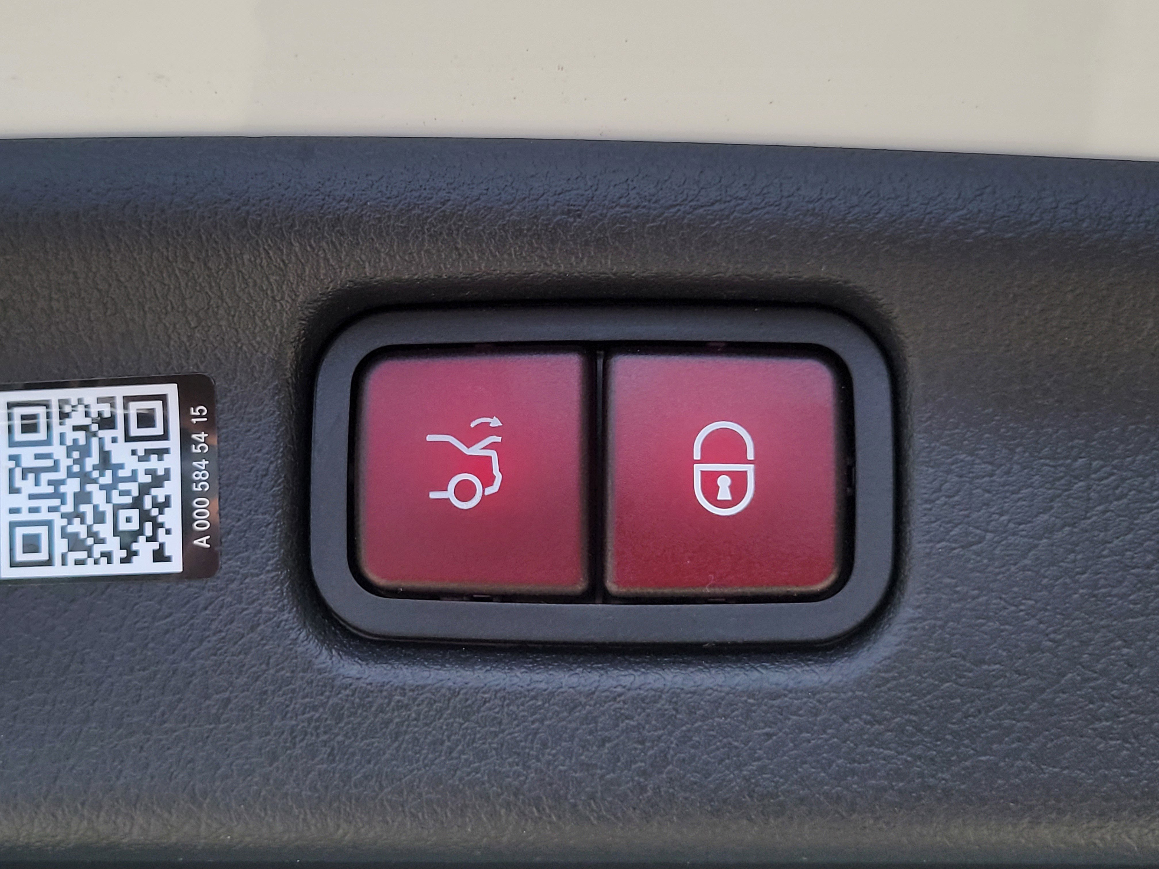 Certified Used 2026 Polar White Mercedes-Benz C 300 image 10