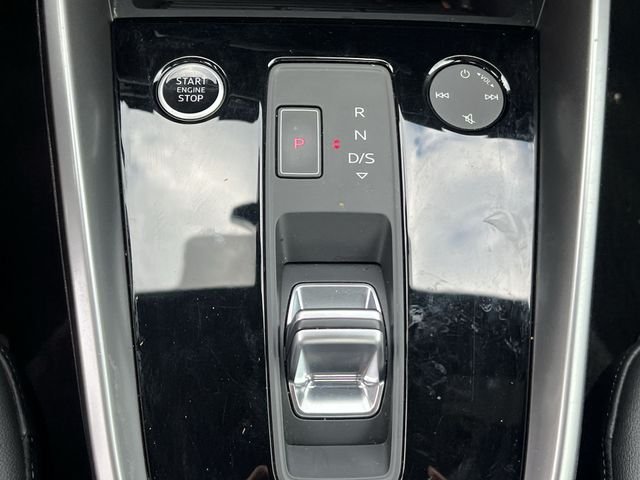 Used 2024  Audi 40 Premium image 23