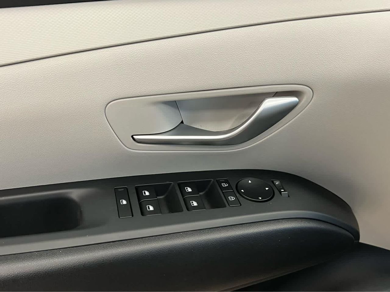 New 2026 Amazon Gray Hyundai SEL image 29