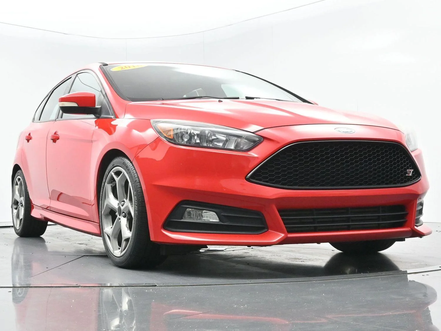 Used 2016 Race Red Ford ST image 41