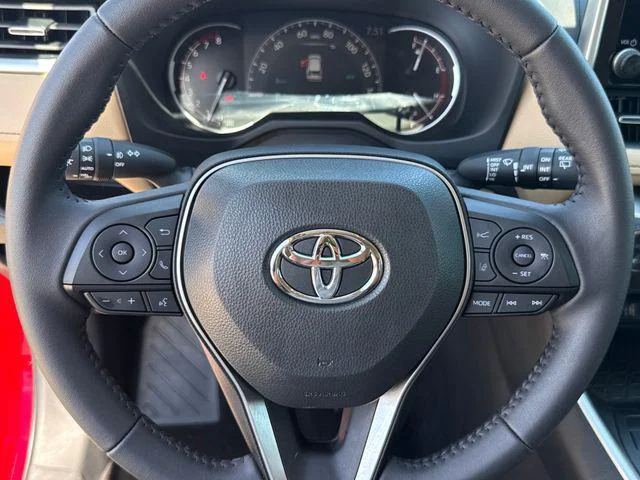 Certified Used 2025 RED MC. Toyota XLE Premium image 45