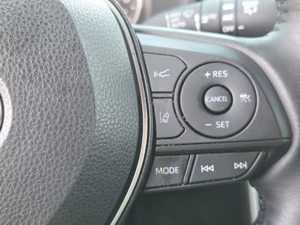 2022 Toyota RAV4 SE - Photo 16