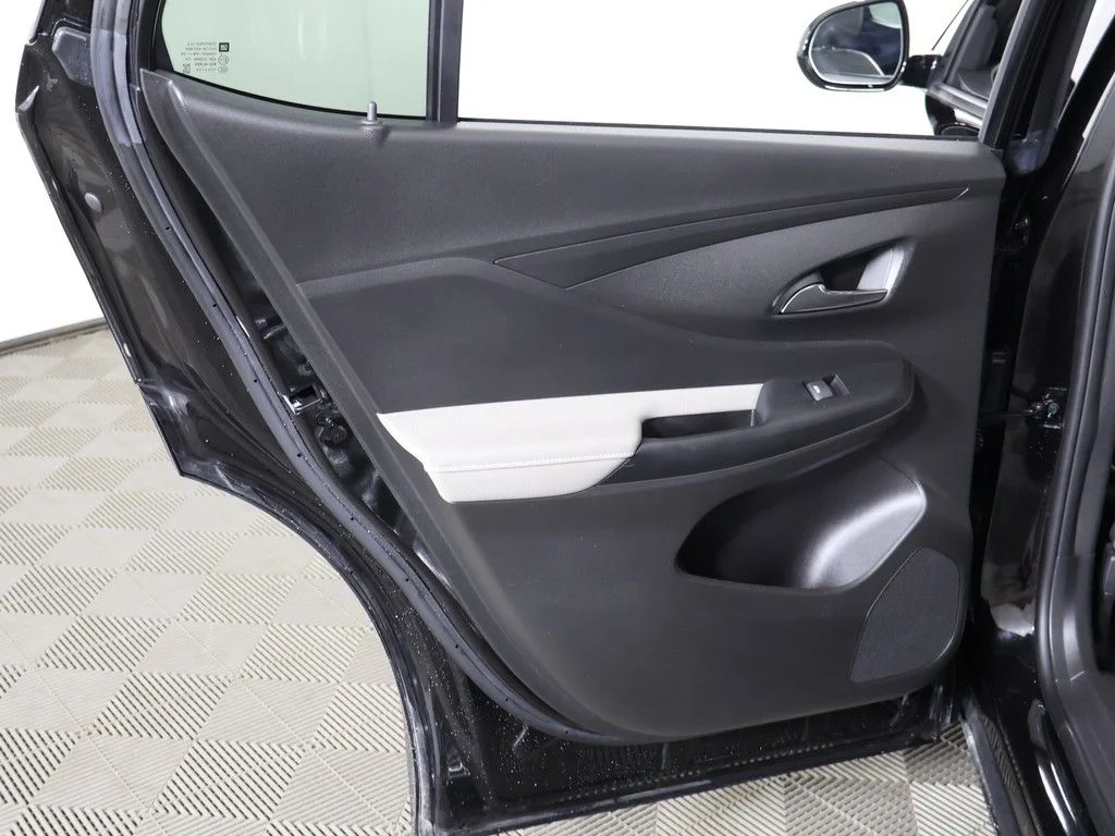 Used 2024 Black Buick Avenir image 25