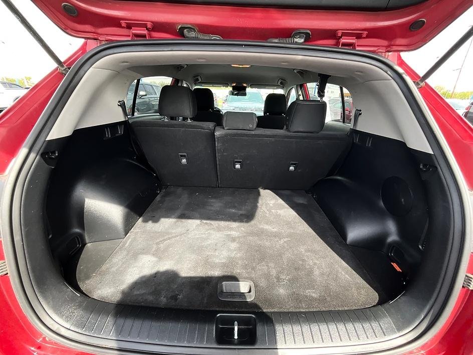 Used 2018 Red Kia LX image 7