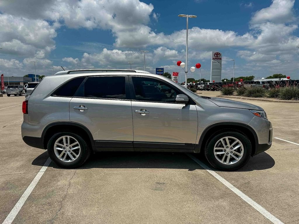 Used 2015 Kia Sorento LX with VIN 5XYKT4A79FG558273 for sale in Temple, TX