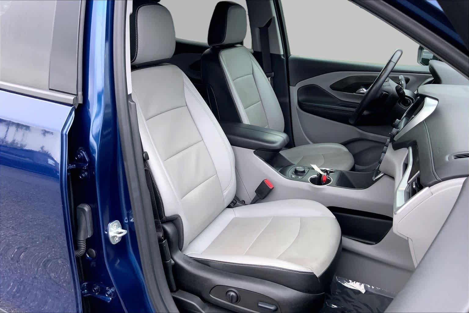 Used 2022 Marine Metallic GMC SLT image 8