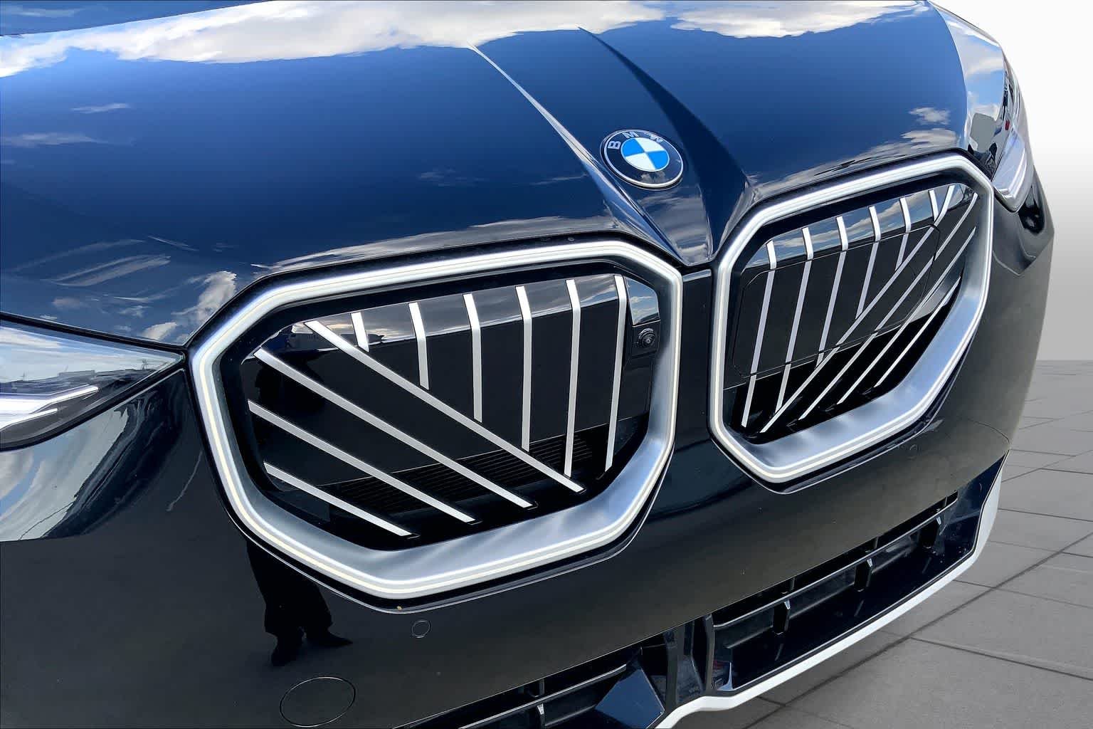 Used 2026 Black Sapphire Metallic BMW 30 xDrive image 29