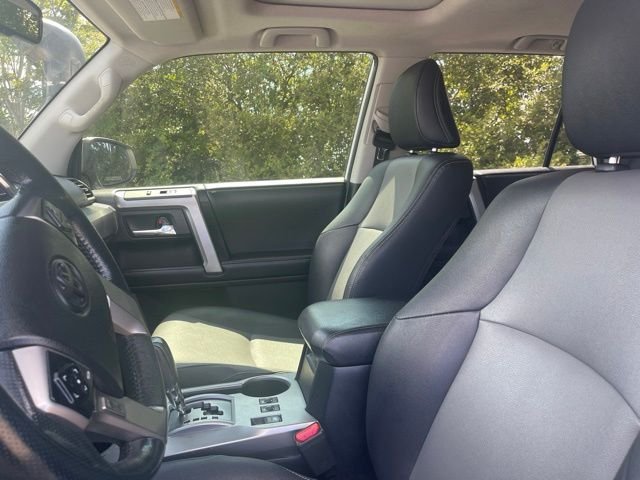 Used 2019 White Toyota SR5 Premium image 12