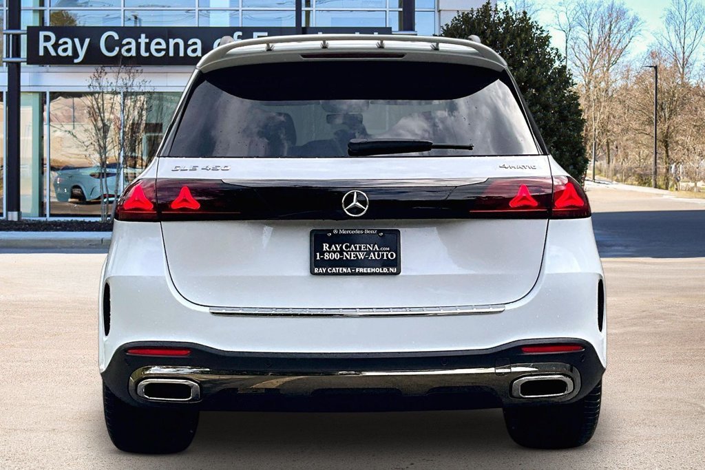 New 2027 MANUFAKTUR Moonlight White Metallic Mercedes-Benz GLE 450 image 4