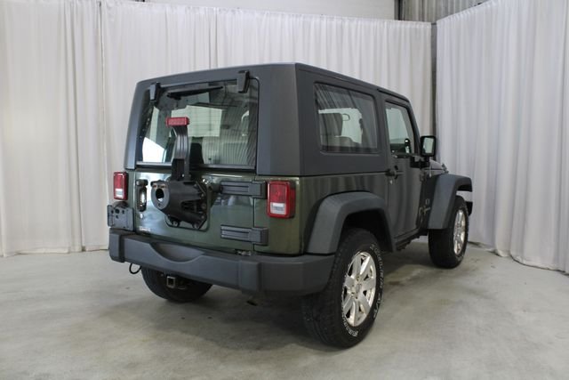 Used 2009 Green Jeep X image 21
