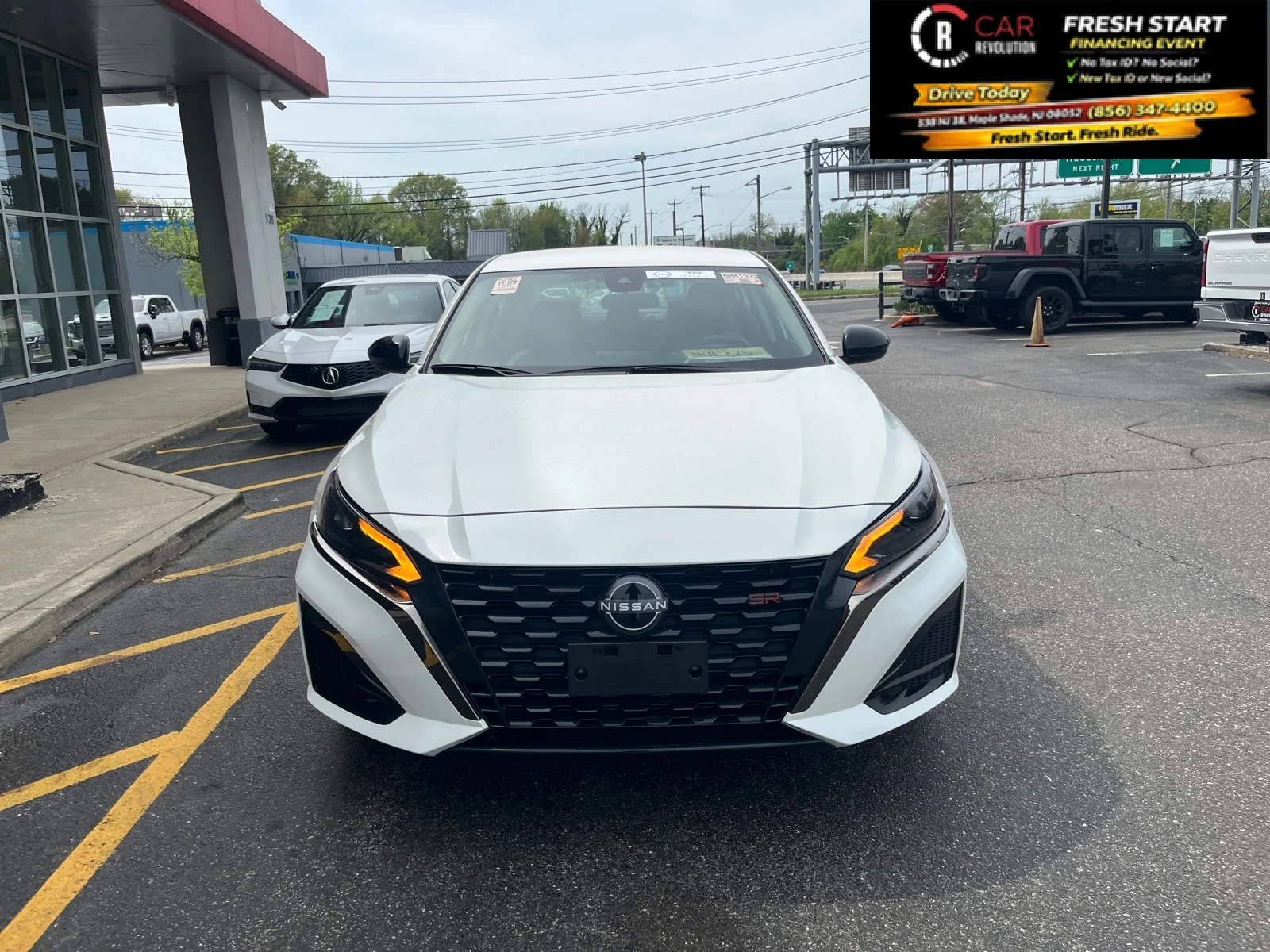 Used 2025 Pearl White Tricoat Nissan SR image 3