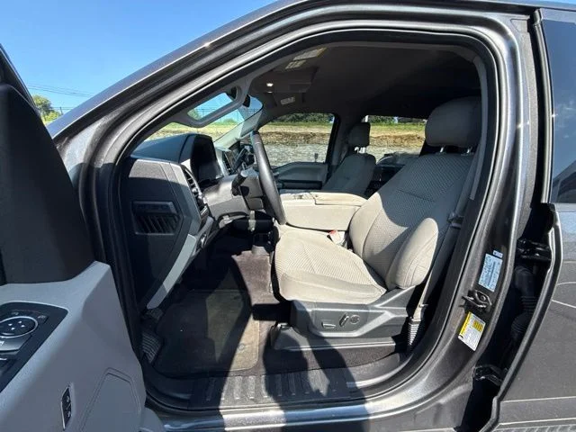Used 2015 Magnetic Metallic Ford XLT image 6