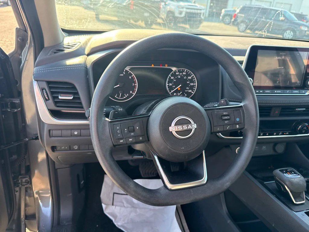 Used 2023 Gray Nissan SV image 10