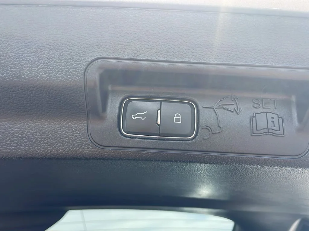 2021 Ford Explorer ST - Photo 10