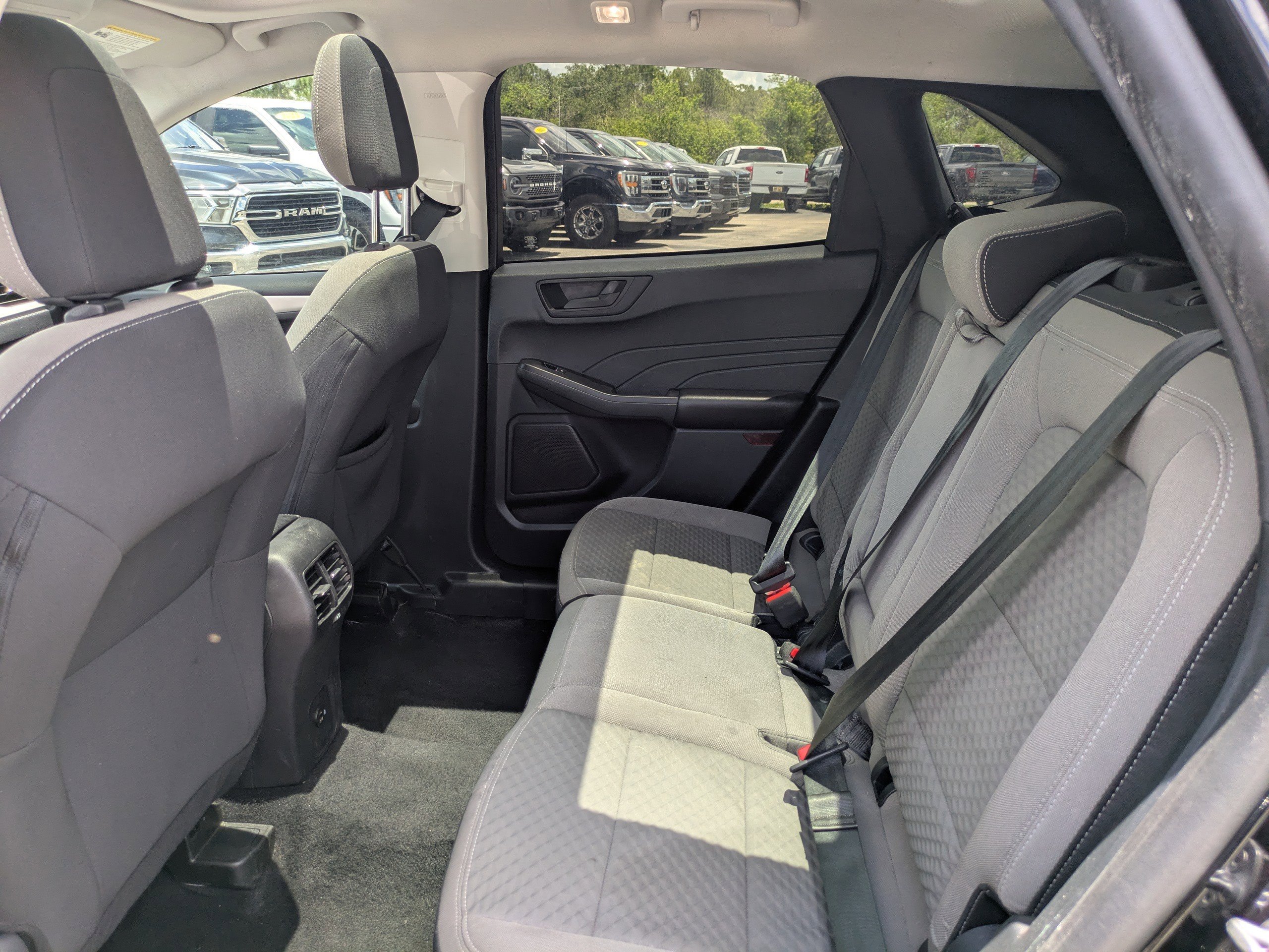 Used 2022  Ford SE image 13