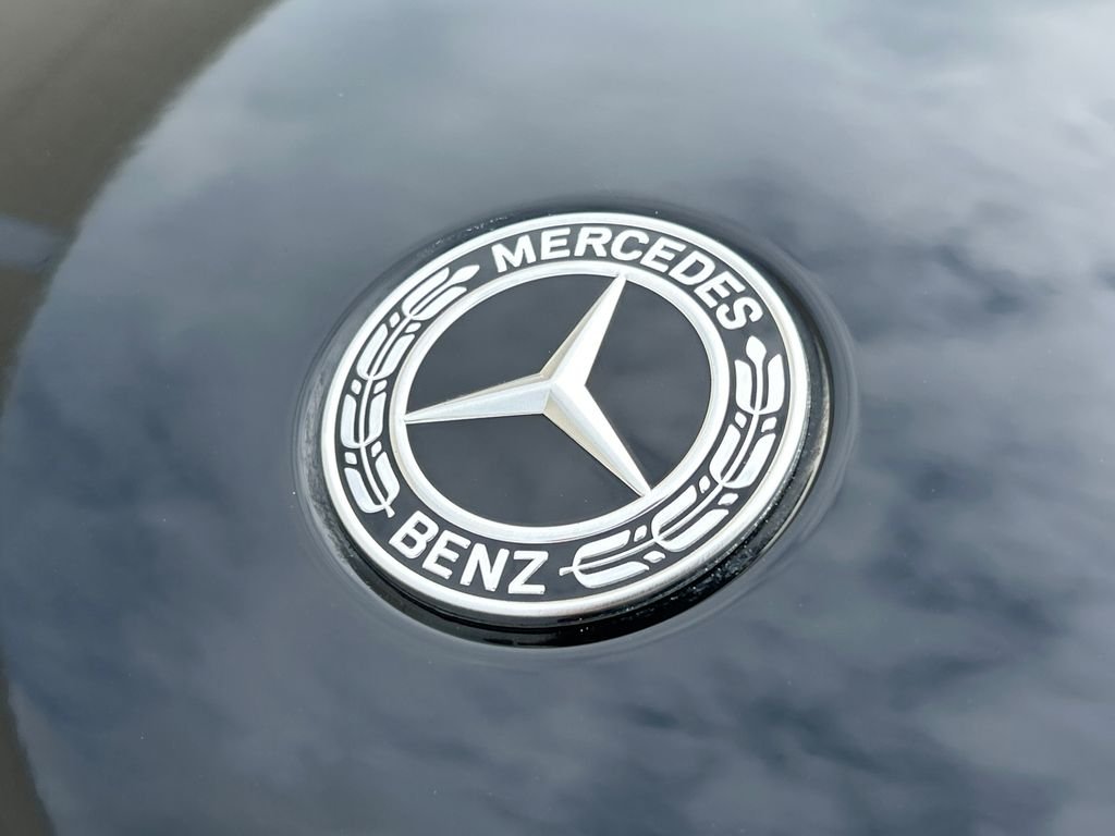 New 2026 Black Mercedes-Benz GLC 300 image 28