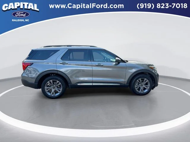 Used 2025 Gray Ford Active image 9