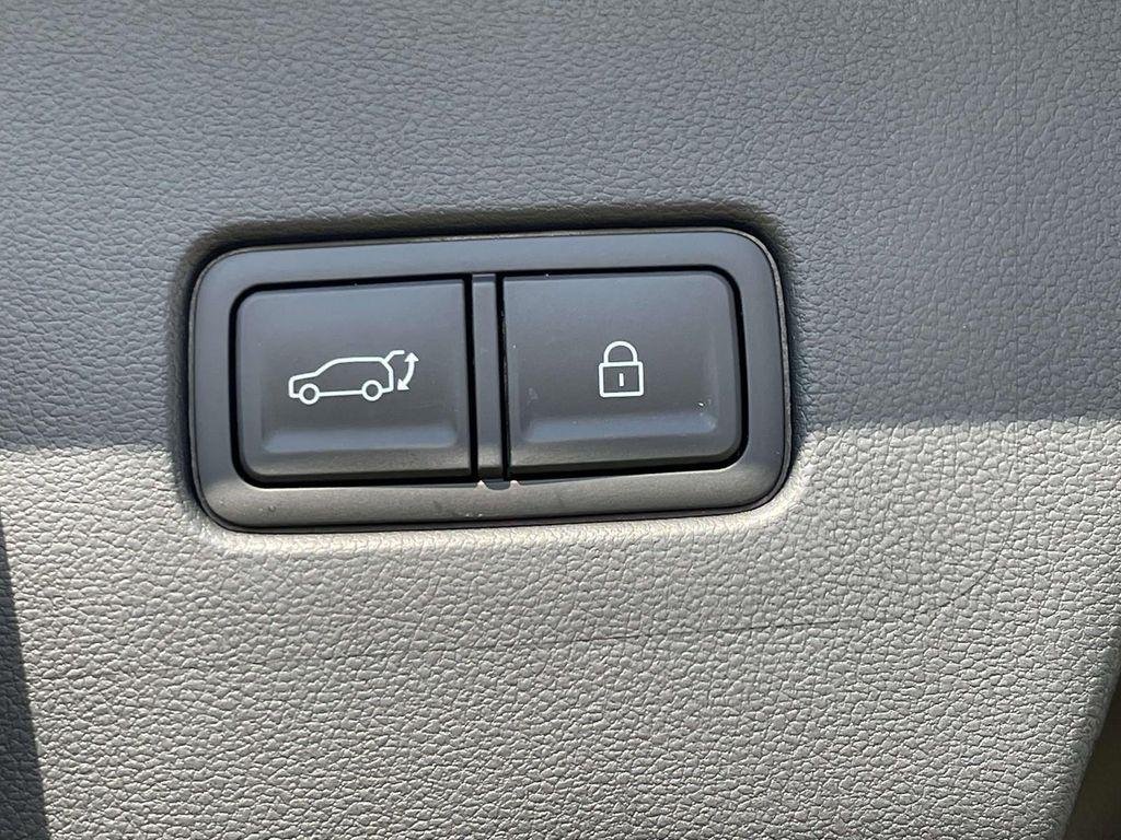 New 2026  Hyundai SEL FWD image 9