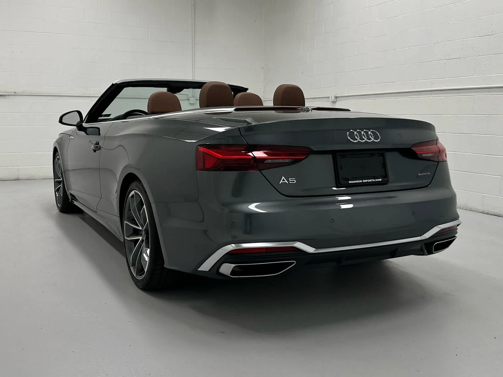 Used 2024 Daytona Gray Pearl Effect/Black Roof Audi S line Premium Plus image 8