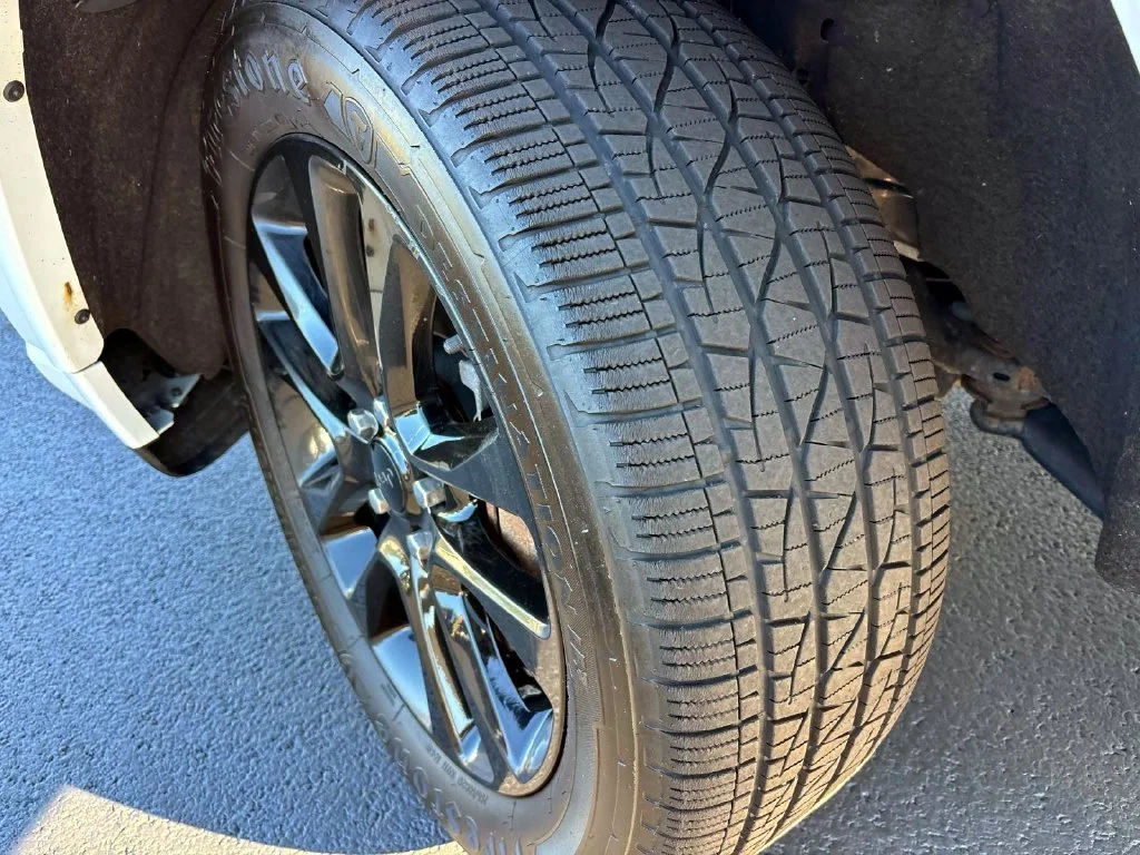 Used 2018 Bright White Clearcoat Jeep Altitude image 8