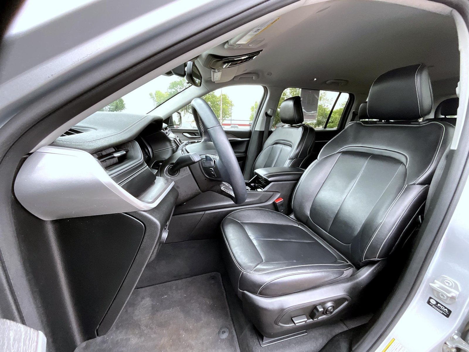 Used 2021 Silver Jeep Limited image 11