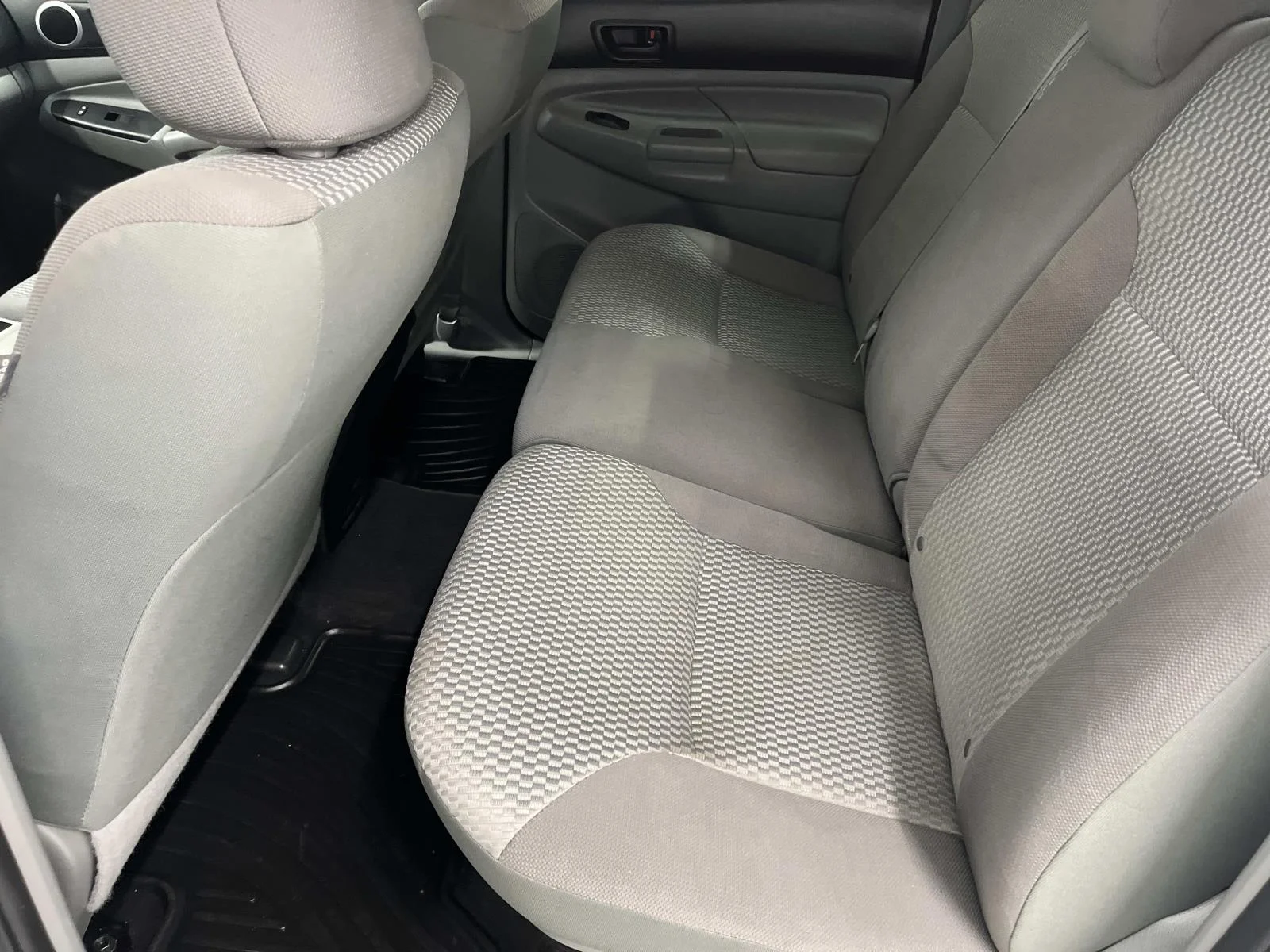 Used 2014 Super White Toyota Double Cab SR5 4.0L V6 4x4 image 16