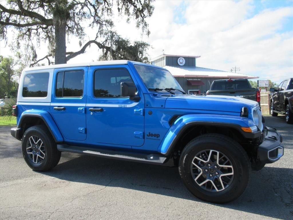 New 2026 Hydro Blue Pearl-Coat Exterior Paint Jeep Sahara image 2