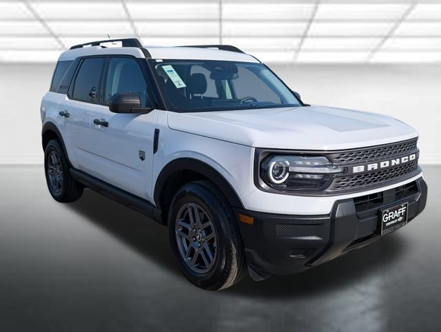 Used 2025 White Ford Big Bend image 1