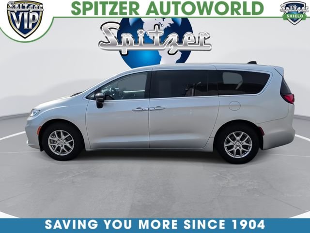 Used 2024 Silver Chrysler Touring L image 6