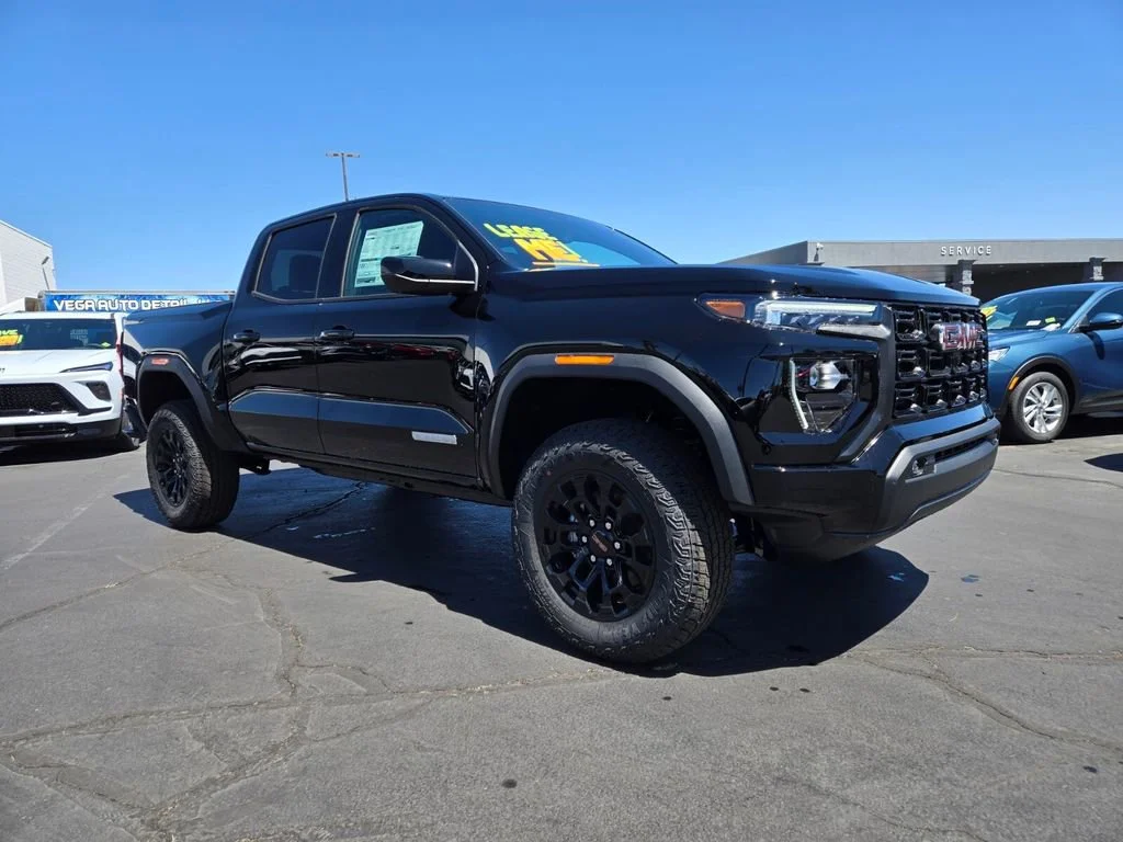 2026 GMC Canyon 2WD Elevation Crew Cab Short Box's photo