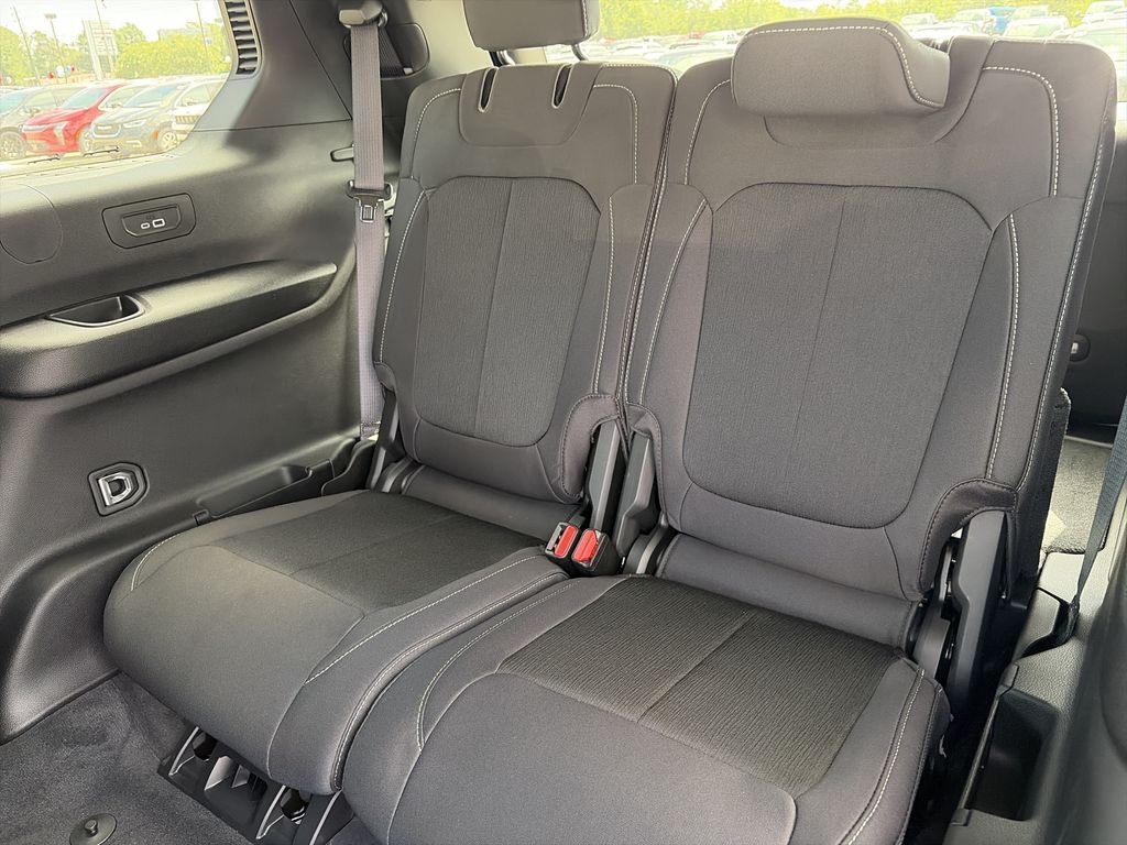 New 2026 Bright White Clear-Coat Exterior Paint Jeep Laredo X image 29