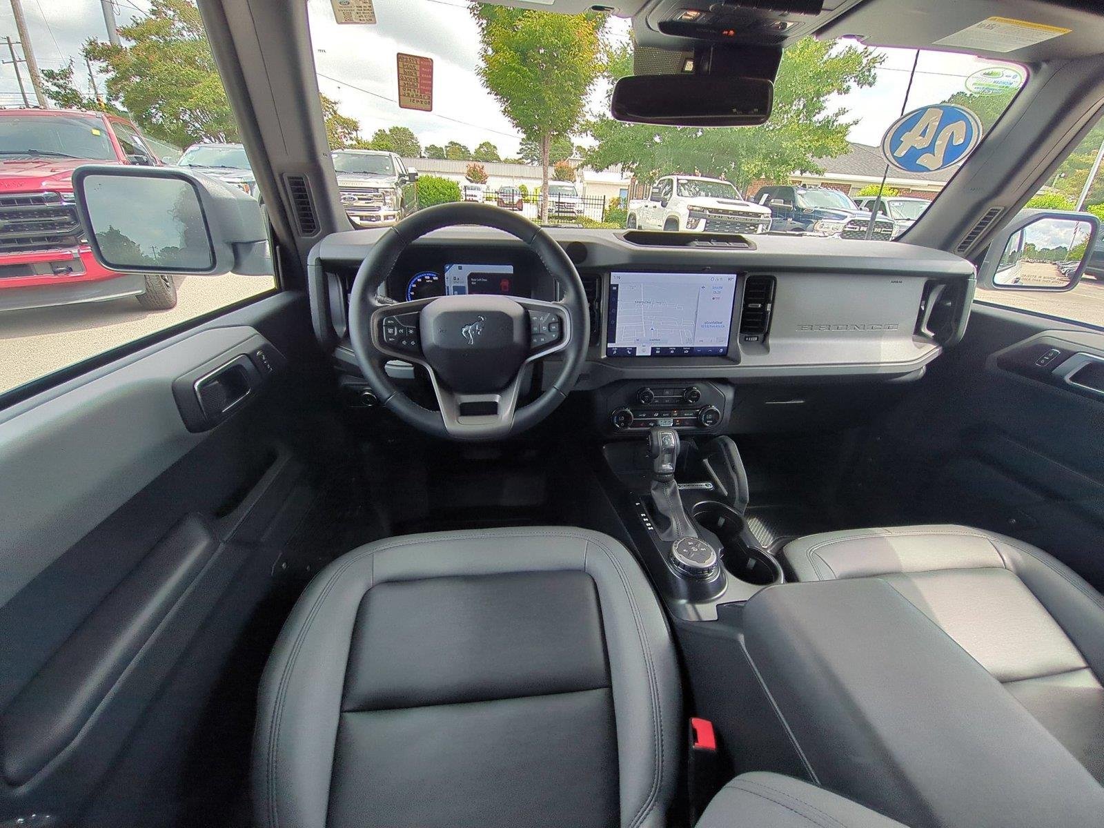 Used 2024 Oxford White Clearcoat Ford Big Bend image 33