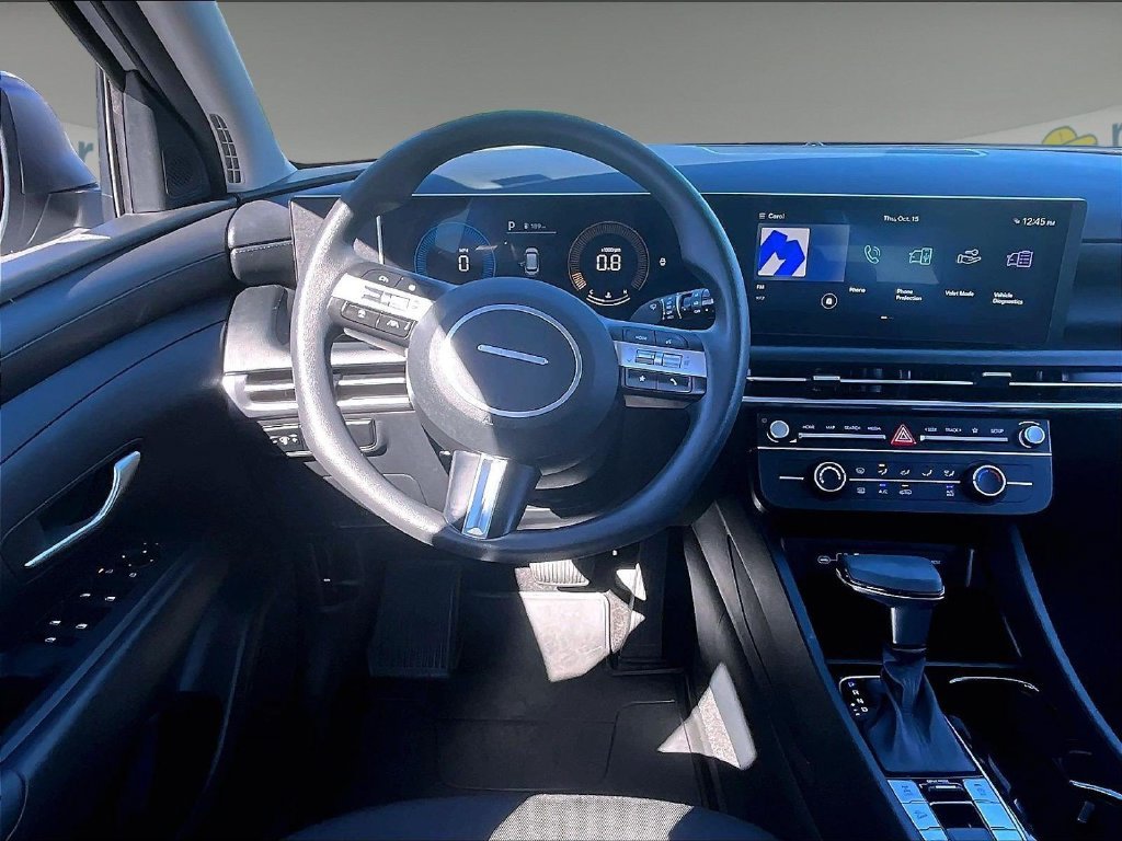 Used 2025 Silver Hyundai SE image 17