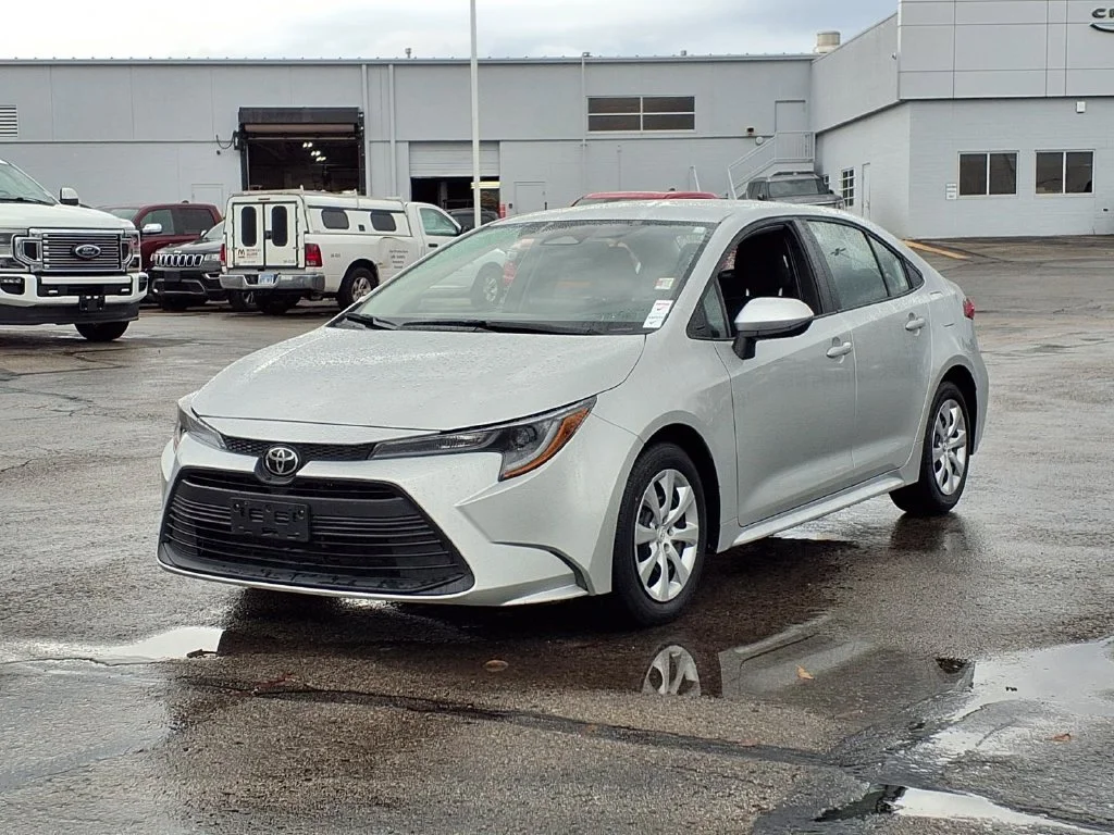 Used 2025 Toyota Corolla LE with VIN 5YFB4MDE7SP289736 for sale in Kansas City