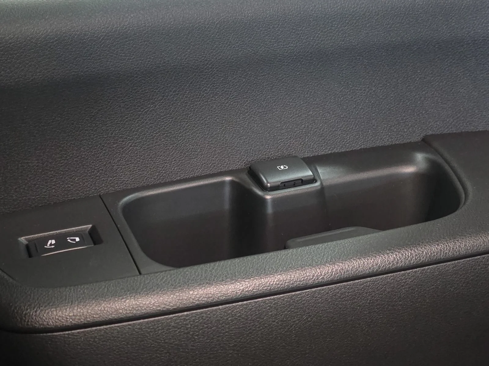 2026 Nissan Armada PRO-4X - Photo 26