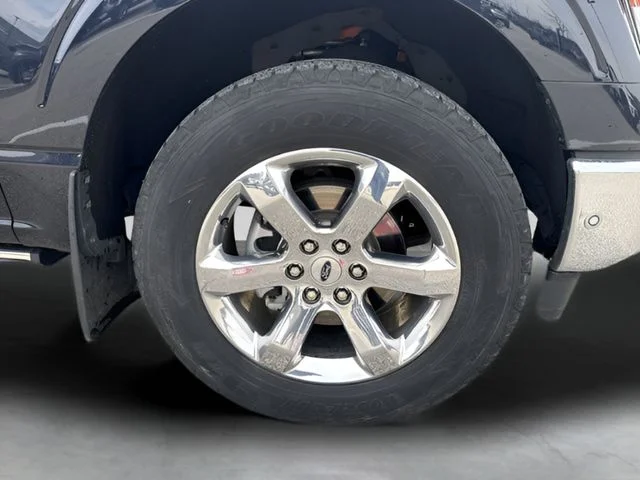 Used 2021 Blue Ford Lariat image 25