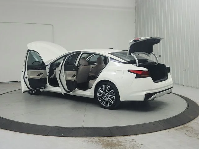 Used 2024 White Nissan 2.5 SL image 14