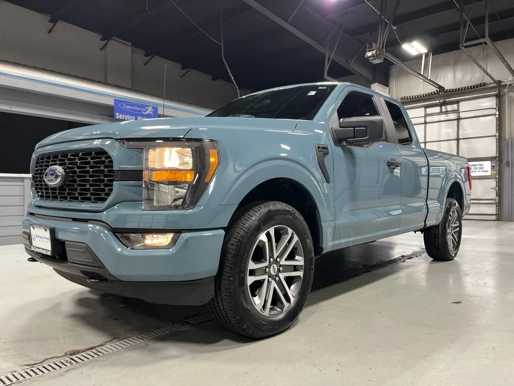 Used 2023 Blue Ford XL image 3