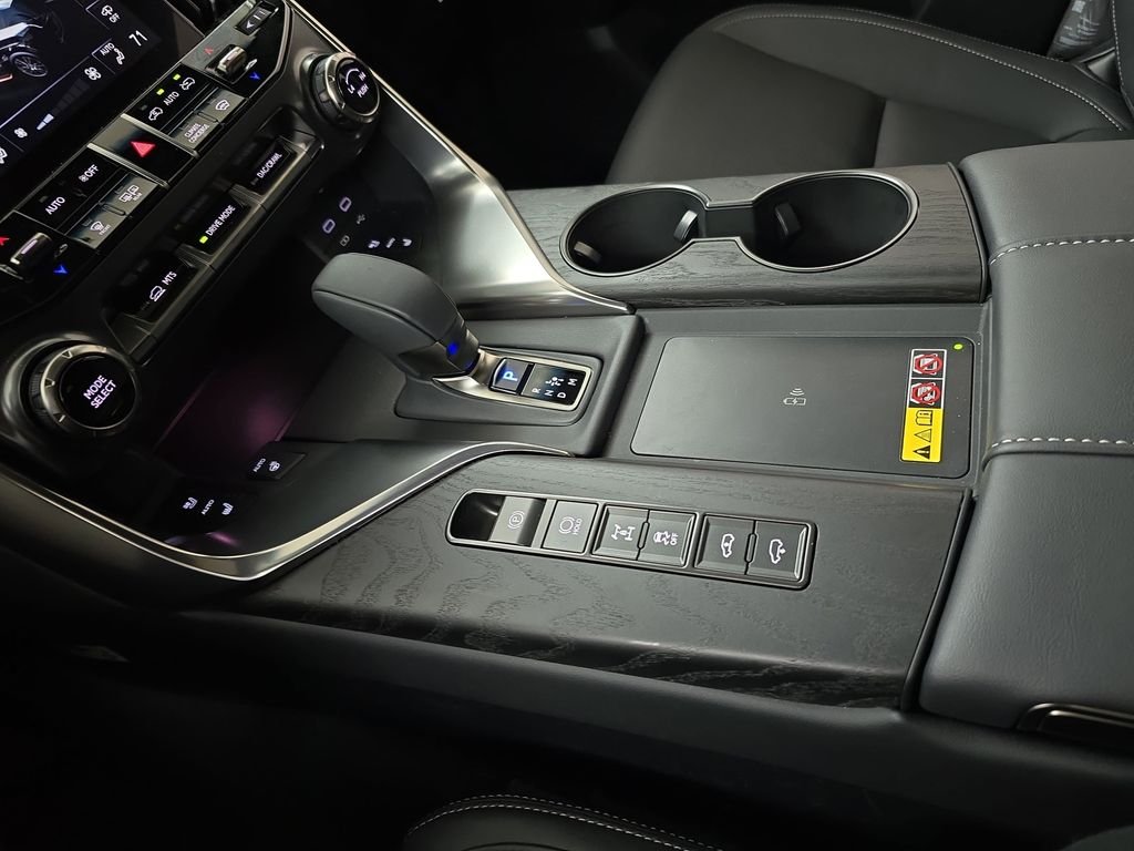 2025 Lexus LX 700h Luxury - Photo 23