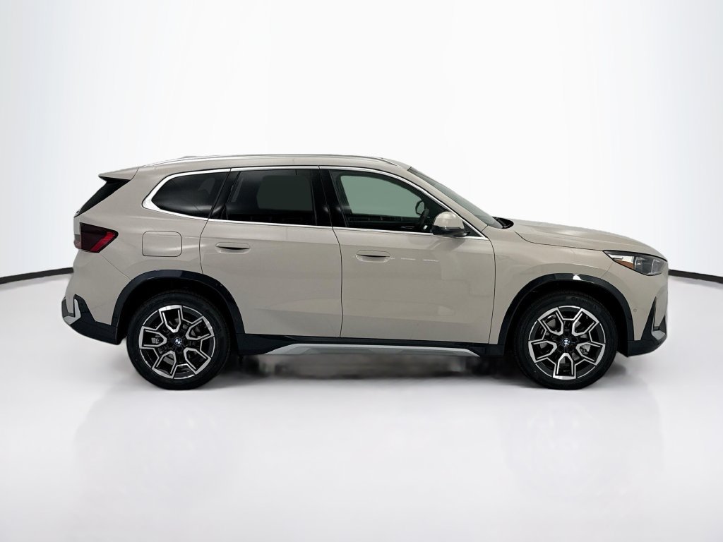 Used 2026 Gray Metallic BMW xDrive28i image 4