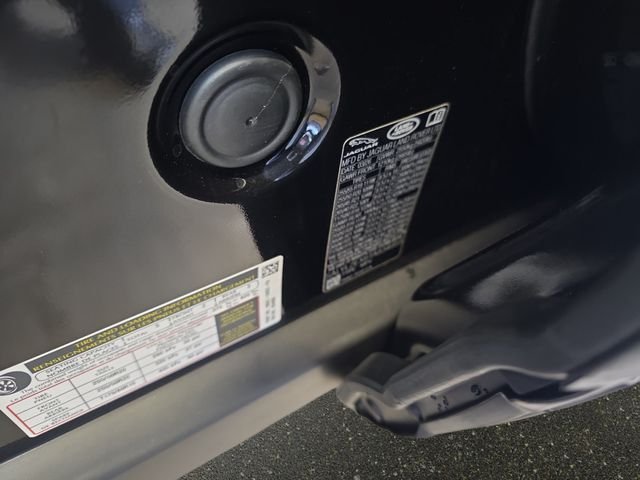 New 2026 Santorini Black LAND ROVER Dynamic SE image 24