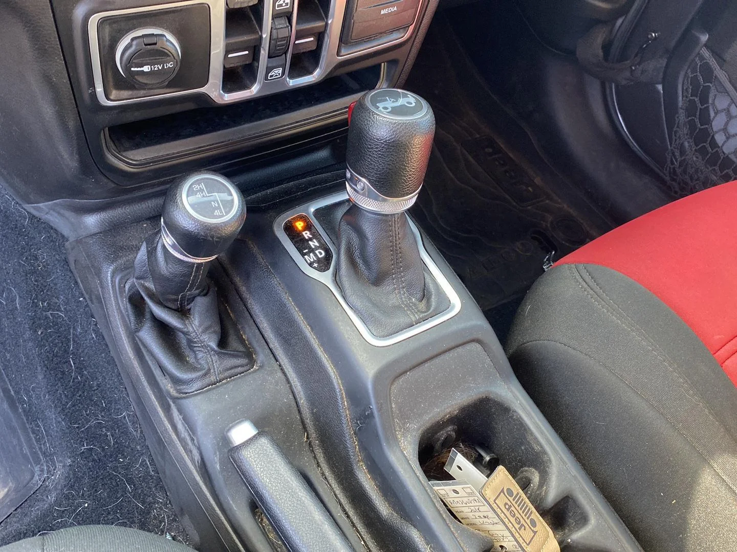 Used 2018 Granite Crystal Metallic Clearcoat Jeep Sport S image 15
