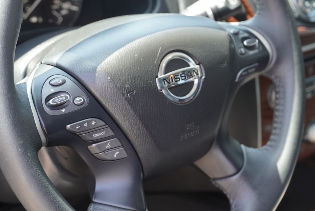 Used 2018 Silver Nissan Platinum image 35