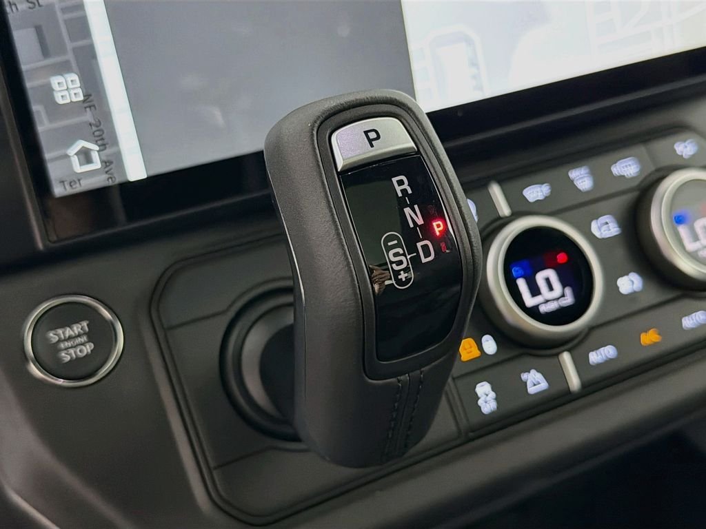 New 2026 Fuji White Land Rover X-Dynamic SE image 17