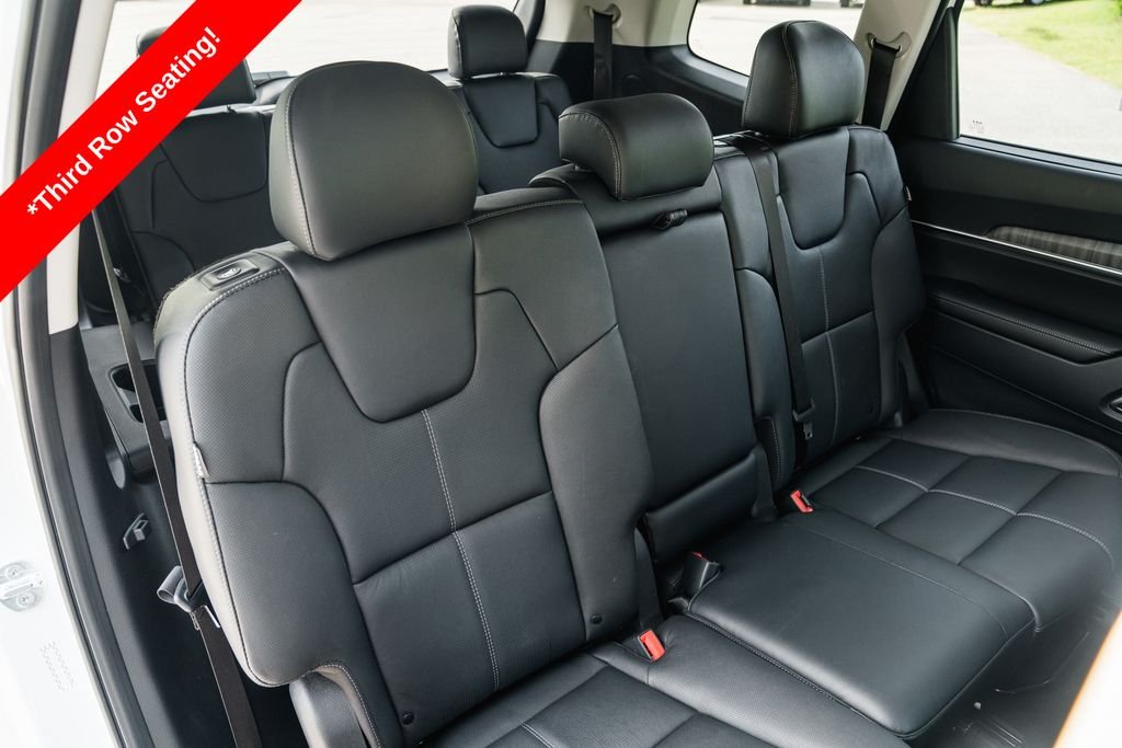 Used 2025 White Pearl Kia SX image 29