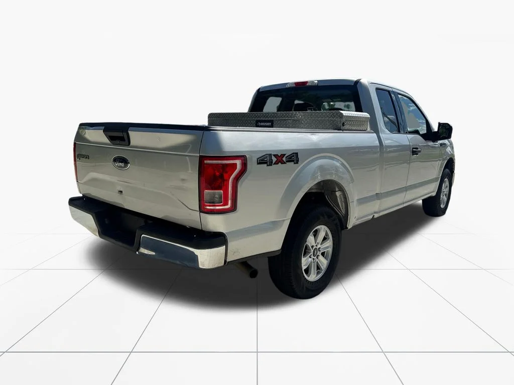 Used 2017 Ingot Silver Ford XLT image 8