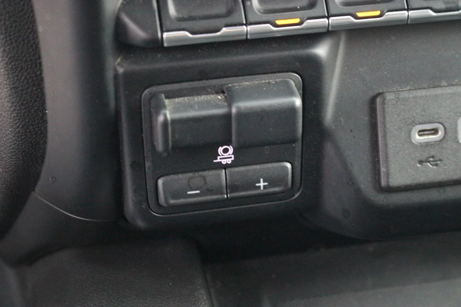 Used 2019 DARK SKY METALLIC GMC SLT image 28